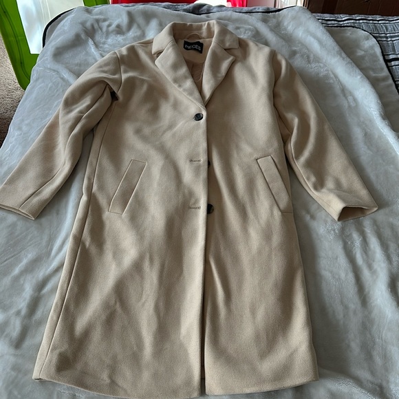 NWOT MEDIUM CREAM LONG DOUBLE LINED WOOL JACKET WITH BUTTONS AND POCKETS - Picture 1 of 4